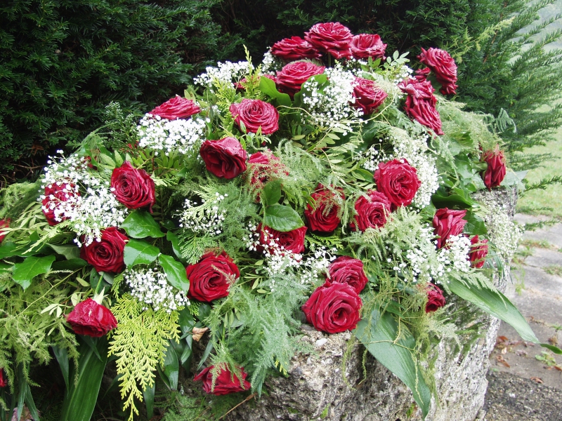 funeraire-DALUIS-min_roses-61203